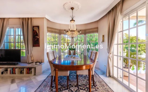 Wiederverkauf - Freistehende Villa - Marbella - Nueva Andalucía