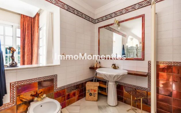 Wiederverkauf - Freistehende Villa - Marbella - Nueva Andalucía