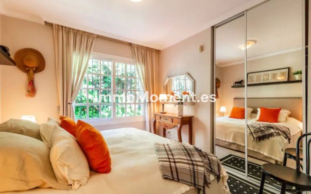 Wiederverkauf - Freistehende Villa - Marbella - Nueva Andalucía