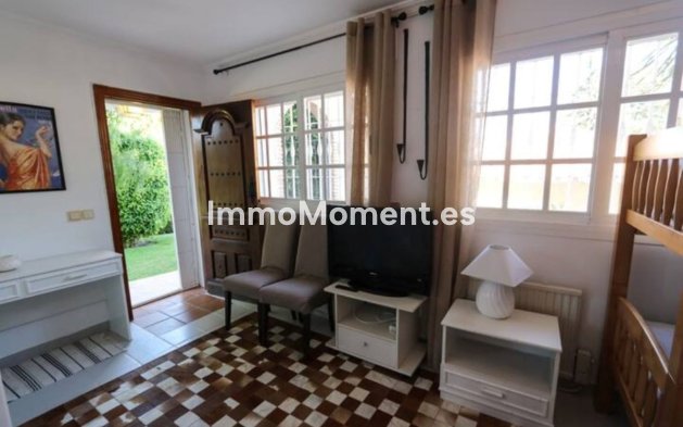Wiederverkauf - Freistehende Villa - Marbella - Nueva Andalucía