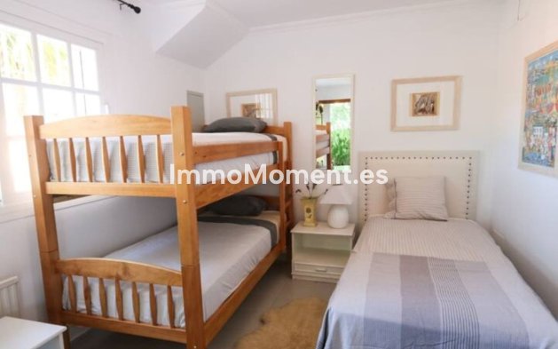 Wiederverkauf - Freistehende Villa - Marbella - Nueva Andalucía