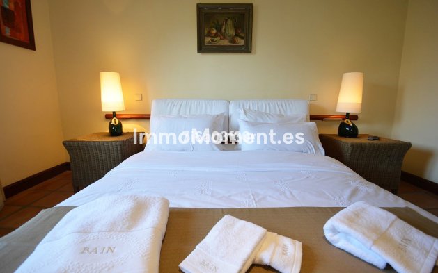 Wiederverkauf - Villa - Marbella - Nueva Andalucía