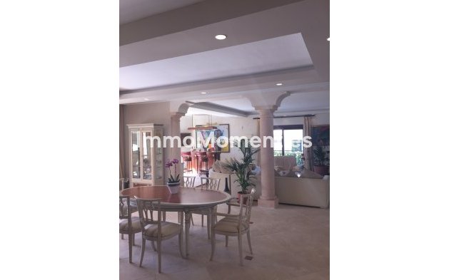 Wiederverkauf - Villa - Marbella - Nueva Andalucía