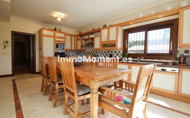 Wiederverkauf - Villa - Marbella - Nueva Andalucía