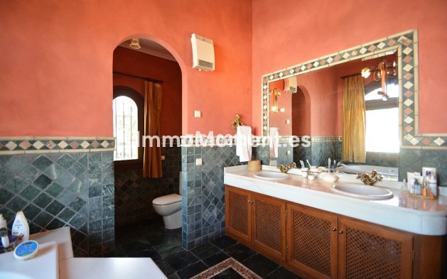 Wiederverkauf - Villa - Marbella - Nueva Andalucía