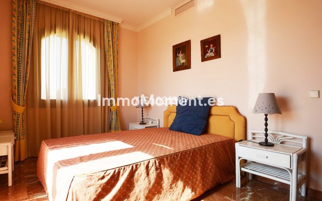 Wiederverkauf - Villa - Marbella - Nueva Andalucía