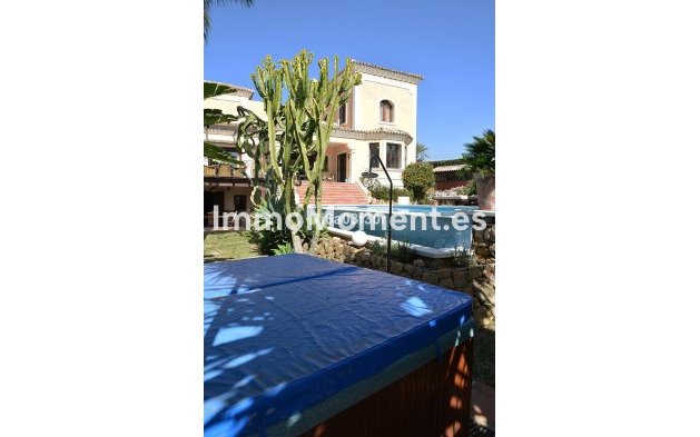 Wiederverkauf - Villa - Marbella - Nueva Andalucía
