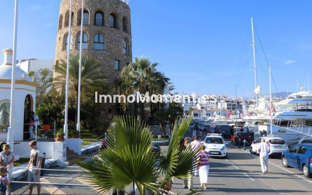 Wiederverkauf - Villa - Marbella - Nueva Andalucía