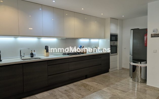 Wiederverkauf - Wohnung - Marbella - San Pedro de Alcántara