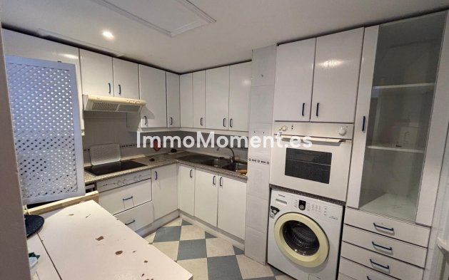 Resale - Apartment - Marbella - Nueva Andalucía