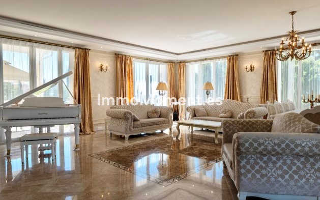 Wiederverkauf - Villa - Marbella - El Rosario