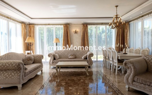 Wiederverkauf - Villa - Marbella - El Rosario