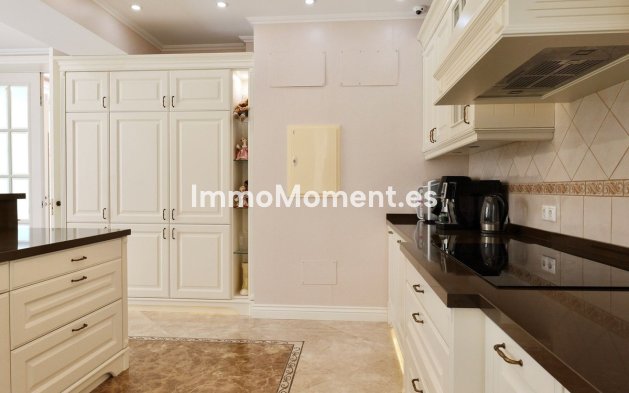 Wiederverkauf - Villa - Marbella - El Rosario