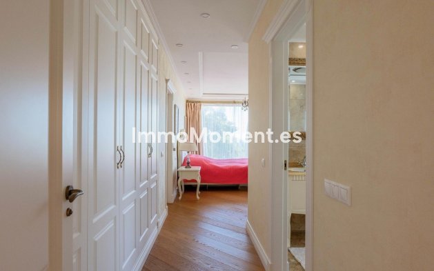 Wiederverkauf - Villa - Marbella - El Rosario