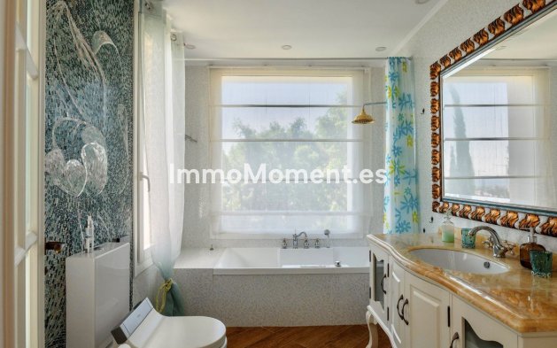 Wiederverkauf - Villa - Marbella - El Rosario