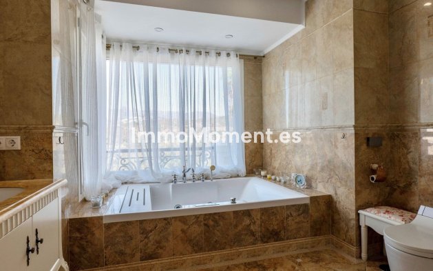 Wiederverkauf - Villa - Marbella - El Rosario