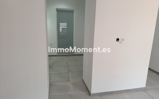 Wiederverkauf - Wohnung -   Inländisch - Alhaurín el Grande Centro