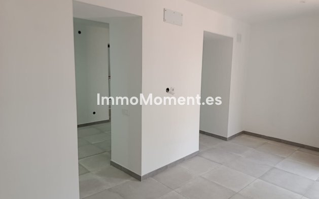 Wiederverkauf - Wohnung -   Inländisch - Alhaurín el Grande Centro