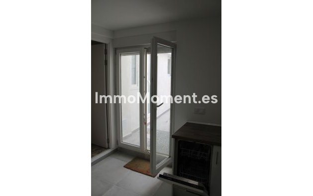 Wiederverkauf - Wohnung -   Inländisch - Alhaurín el Grande Centro