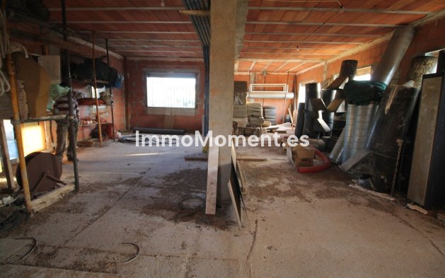 Reventa - Terreno - Interior  - Alora