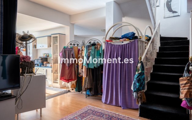 Wiederverkauf - Reihenhaus -   Inländisch - Monda