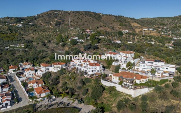 Wiederverkauf - Reihenhaus -   Inländisch - Monda