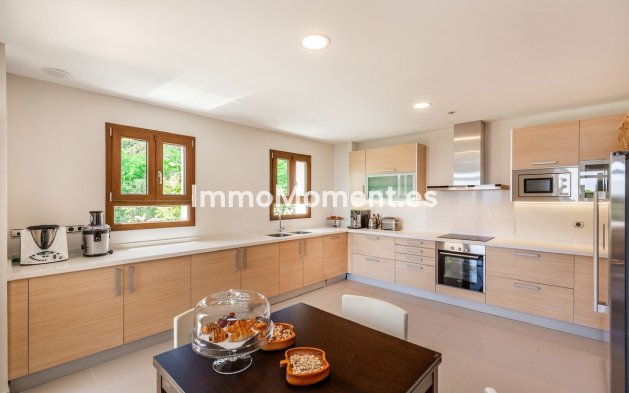 Resale - Villa - Benahavís - Benahavís Centro