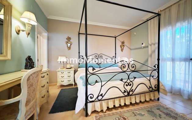 Resale - Villa - Marbella - Marbesa