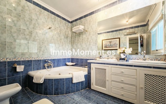 Resale - Villa - Marbella - Marbesa