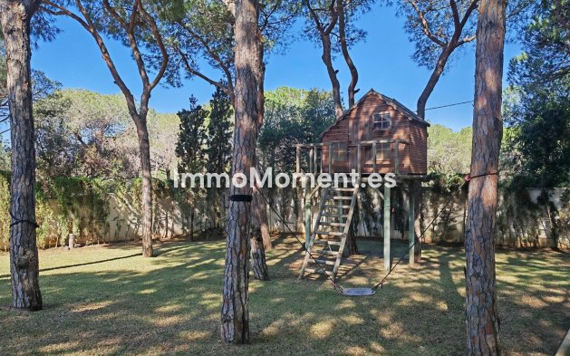 Resale - Villa - Marbella - Marbesa