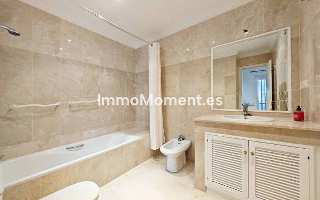 Resale - Apartment - Marbella - Elviria