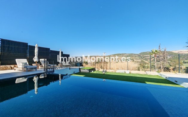 Bestaande woning - Villa - Estepona  - Estepona Centro