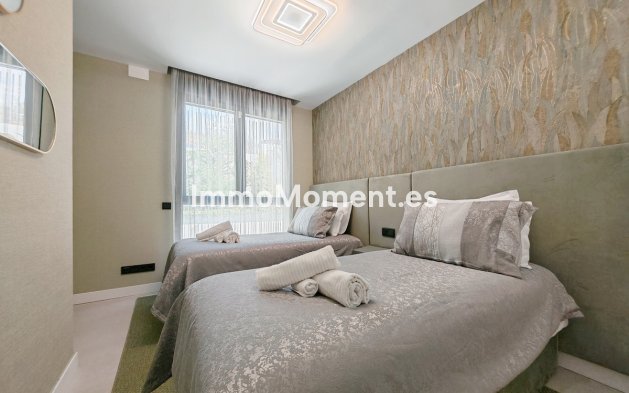 Resale - Apartment - Marbella - Altos de los Monteros