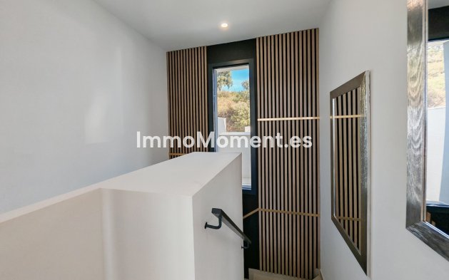 Resale - Apartment - Marbella - Altos de los Monteros