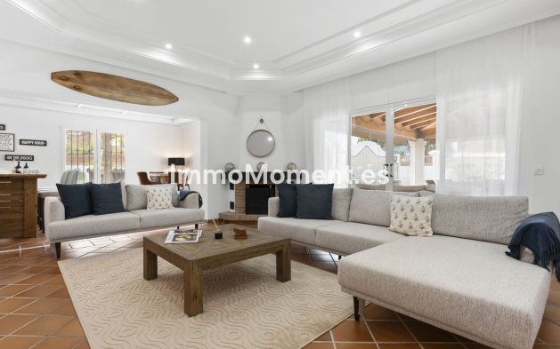 Resale - Villa - Marbella - Las Chapas