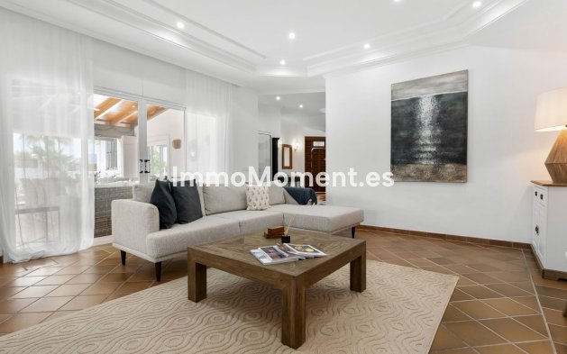 Resale - Villa - Marbella - Las Chapas