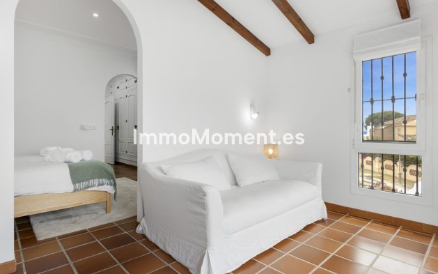 Resale - Villa - Marbella - Las Chapas