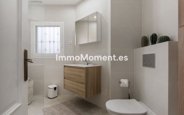 Resale - Villa - Marbella - Las Chapas