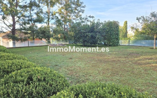 Resale - Villa - Estepona - Estepona Centro