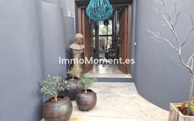 Resale - Villa - Estepona - Estepona Centro