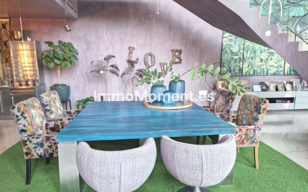 Resale - Villa - Estepona - Estepona Centro