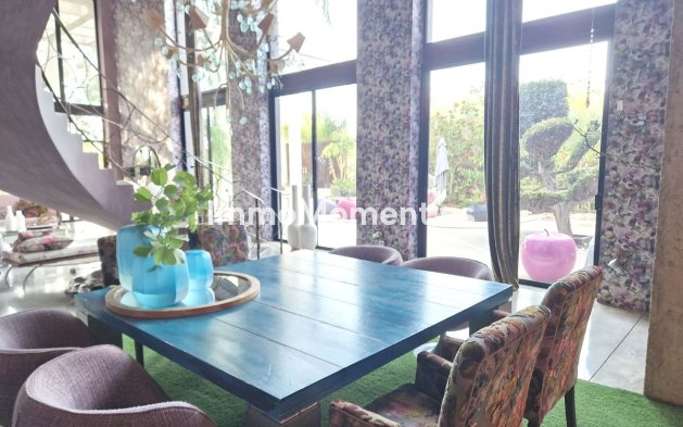 Resale - Villa - Estepona - Estepona Centro