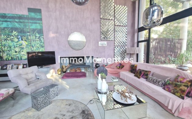 Resale - Villa - Estepona - Estepona Centro