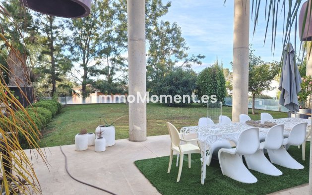 Resale - Villa - Estepona - Estepona Centro