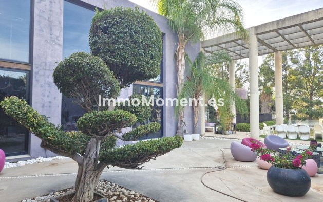 Resale - Villa - Estepona - Estepona Centro