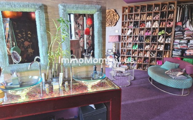 Resale - Villa - Estepona - Estepona Centro