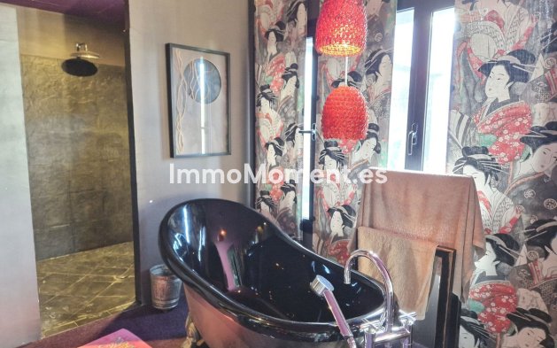 Resale - Villa - Estepona - Estepona Centro