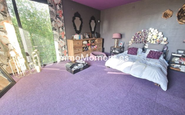 Resale - Villa - Estepona - Estepona Centro