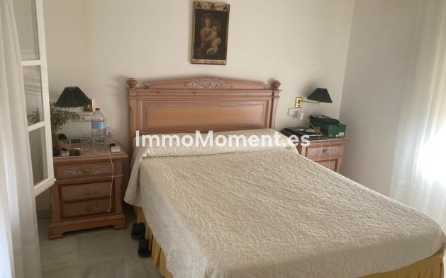 Revente - Villa - Estepona  - Selwo