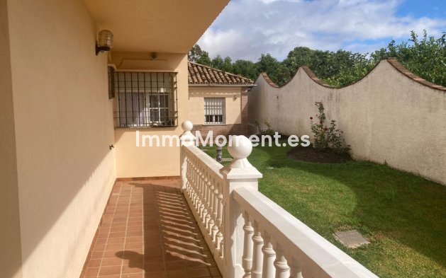 Revente - Villa - Estepona  - Selwo